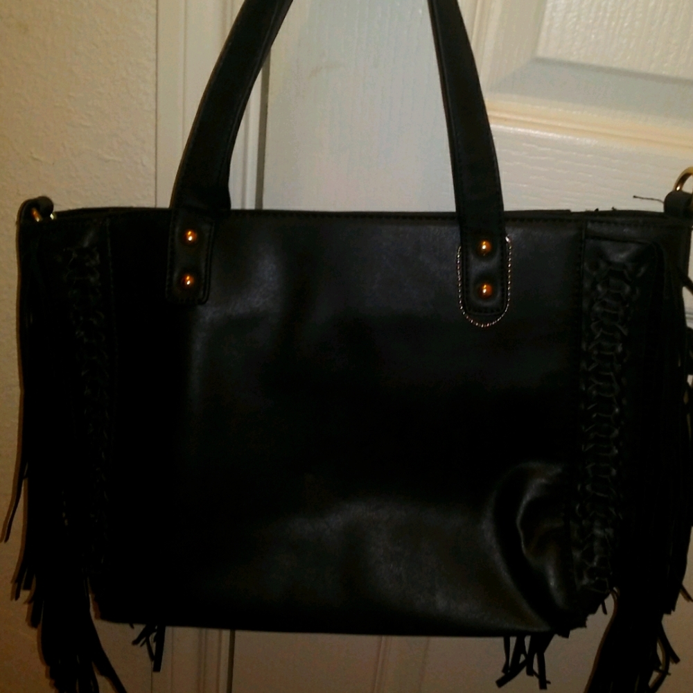Black Yoki handbag with fringes